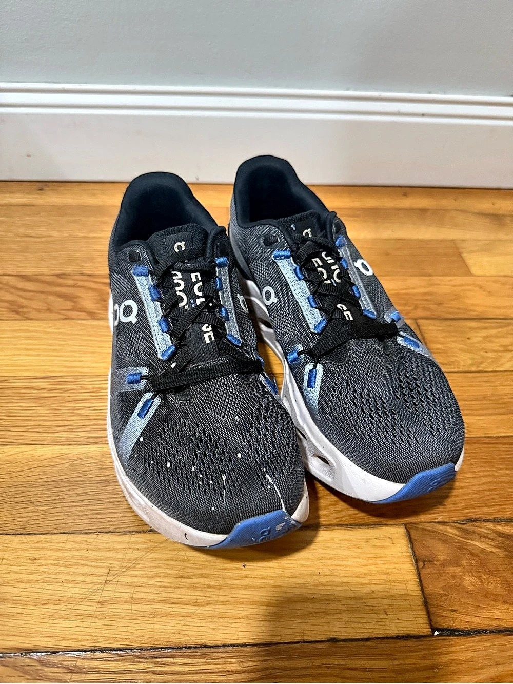 On Cloudsurfer Athletic Shoes Black & White US W6.5 - Picture 2 of 7